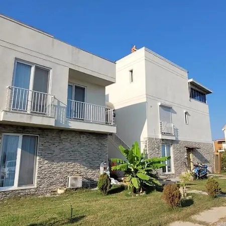 Architect's House With Spacious Veranda In Antalya, Σπίτι διακοπών